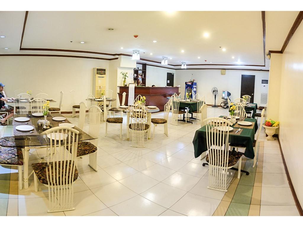 Crowne Garden Hotel Себу Экстерьер фото