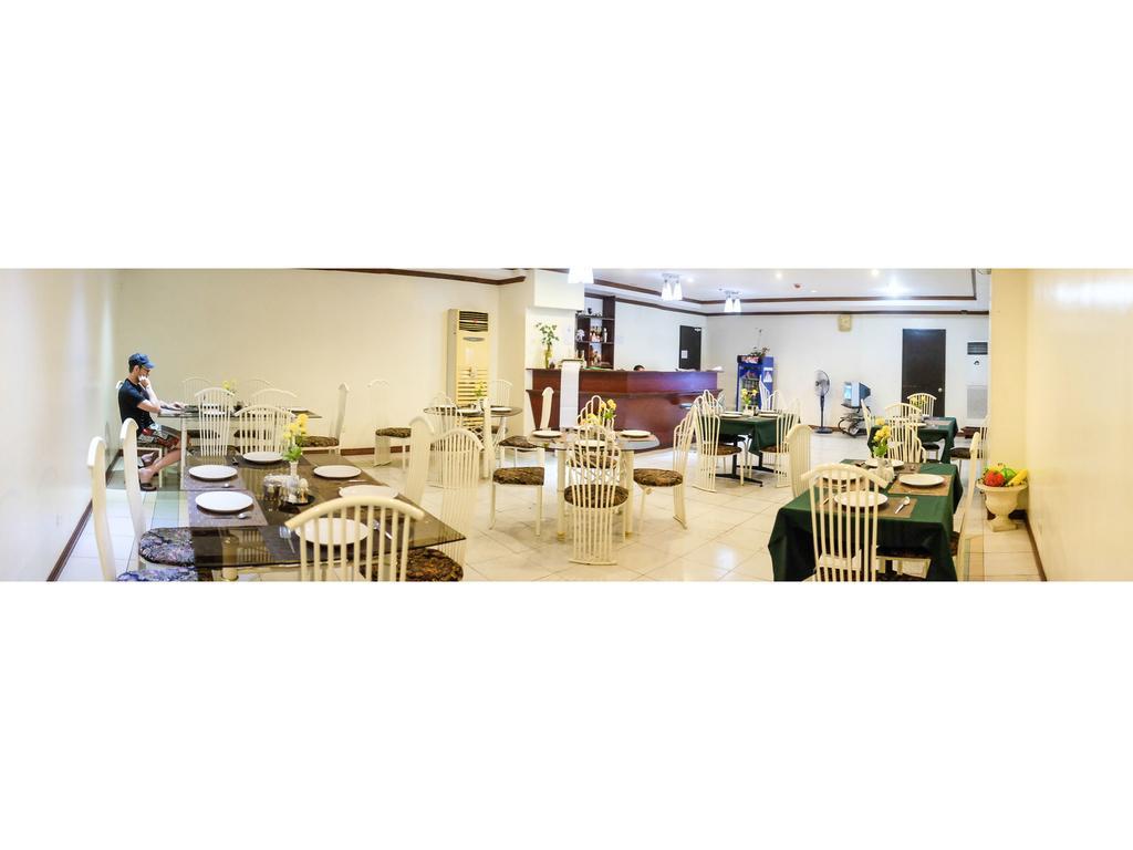 Crowne Garden Hotel Себу Экстерьер фото
